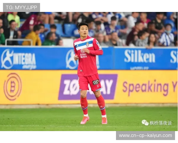 武磊反越位成功推射破网