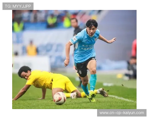 大连英博的无球跑位令人惊叹,多次形成有效牵制 大连英博的无球跑位令人惊叹,多次形成有效牵制